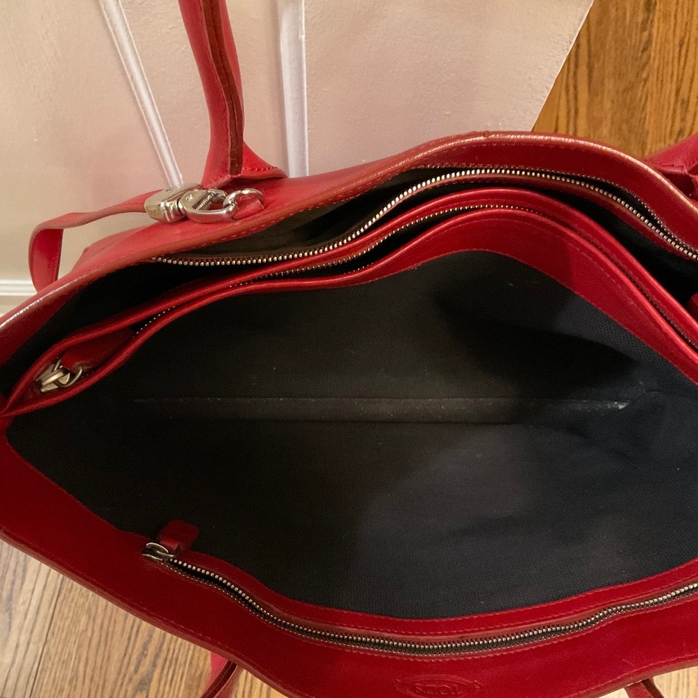 Tod’s red leather bag - Picture 6 of 12
